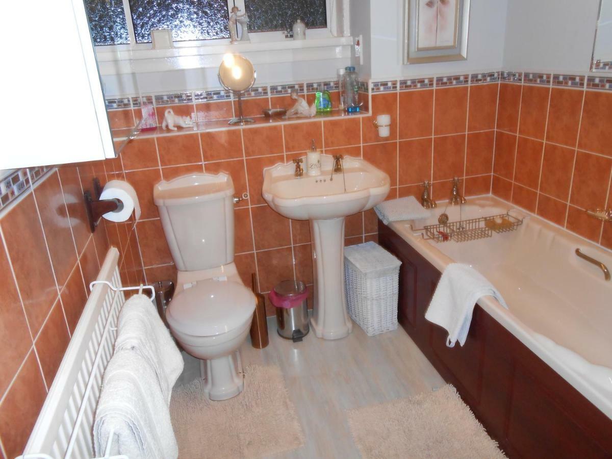 פורפאר Rose Villa Bed And Breakfast מראה חיצוני תמונה